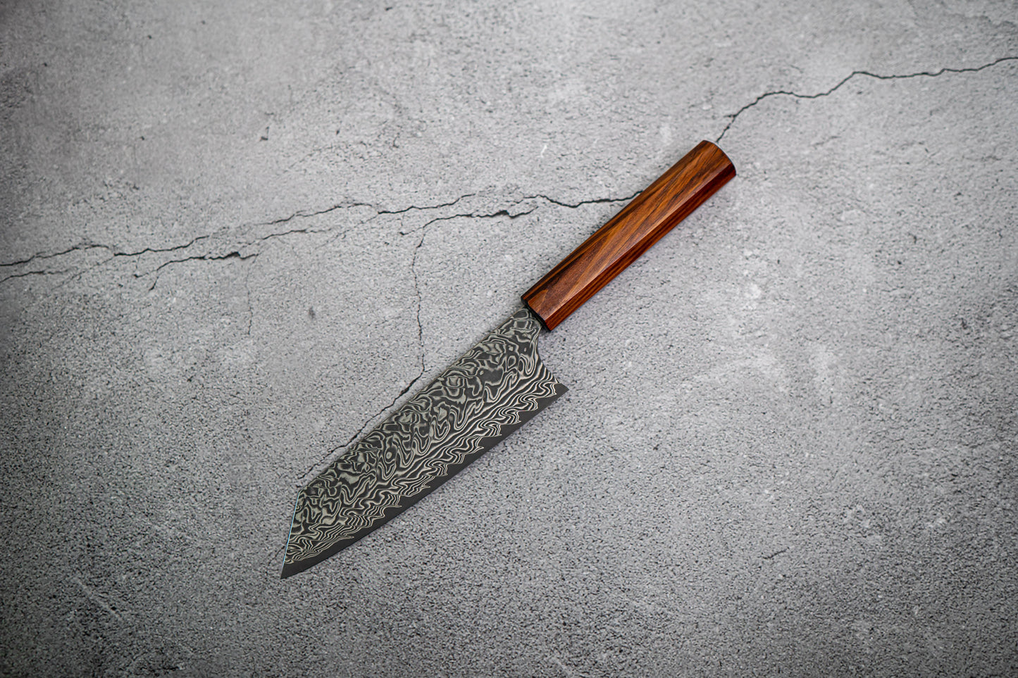 Couteau japonais Yoshimi Kato R2/SG2 Damas Bunka 165 mm Manche en bois Sugi (laqué)