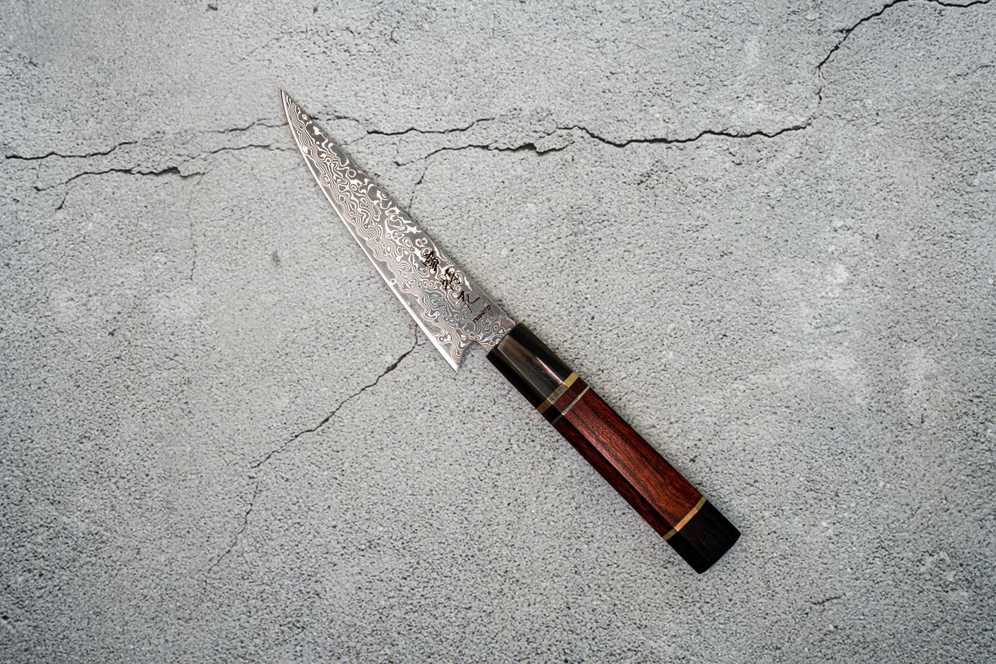 Couteau Noseto Kaji Petty 130 mm, Damas, noyau en acier VG-10, 67 couches, cornes de buffle, bois de fer