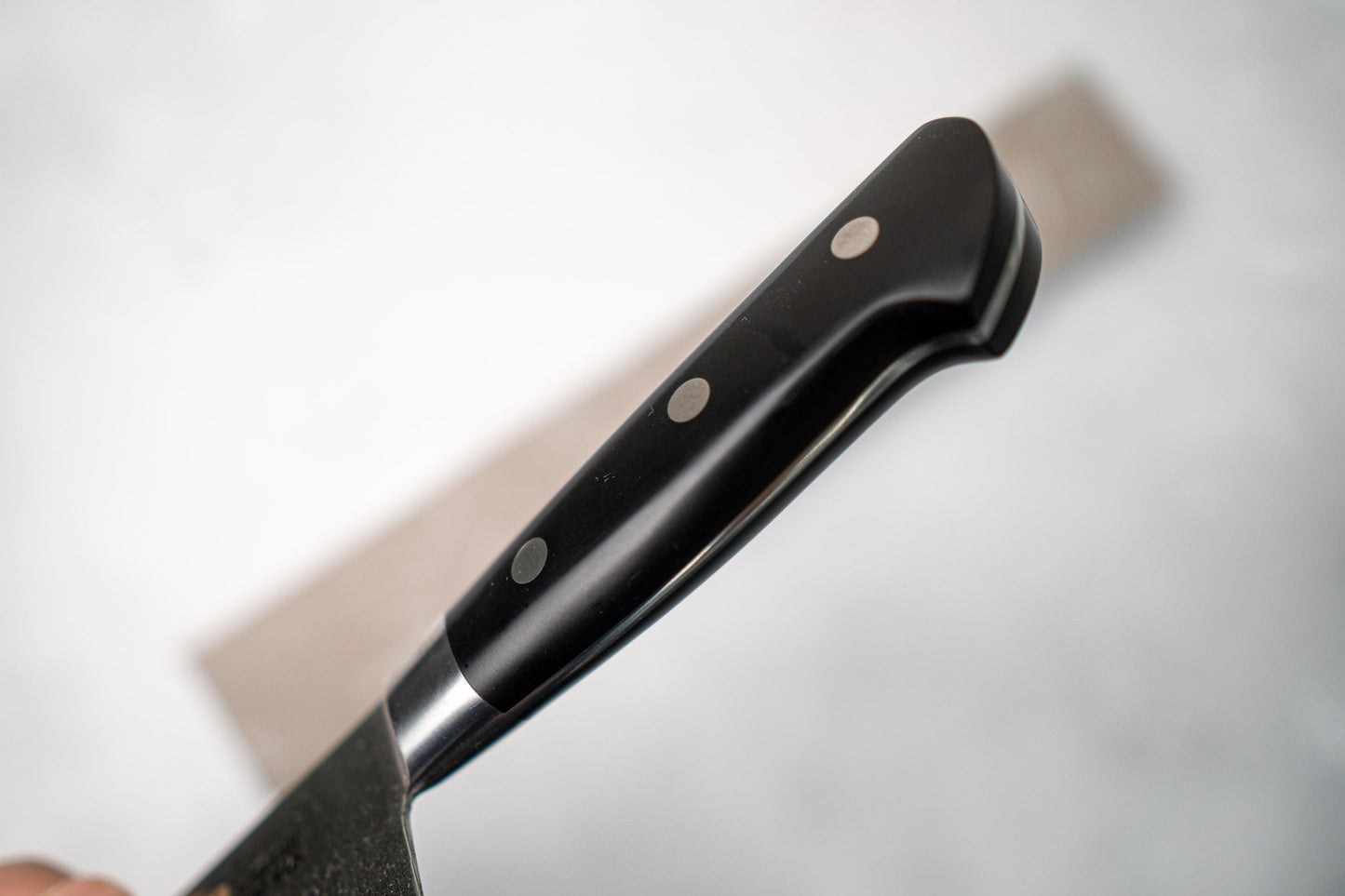 Couteau japonais Iseya Molybdenum Gyuto 210 mm, manche en bois de pakka noir