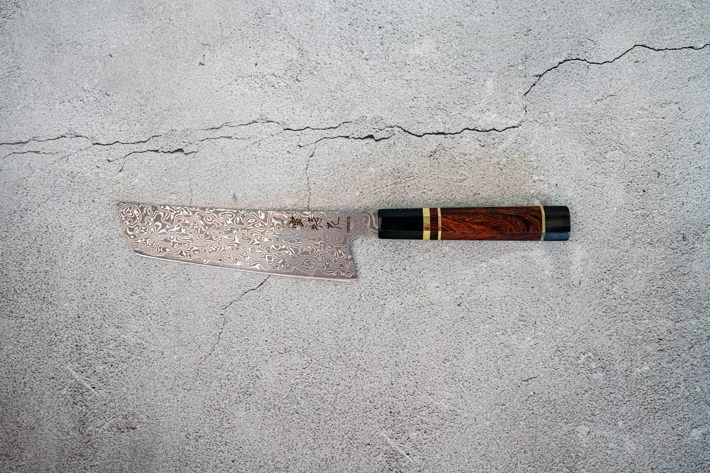 Couteau Noseto Kaji Nakiri 180 mm, Damas, noyau en acier VG-10, 67 couches, cornes de buffle, bois de fer