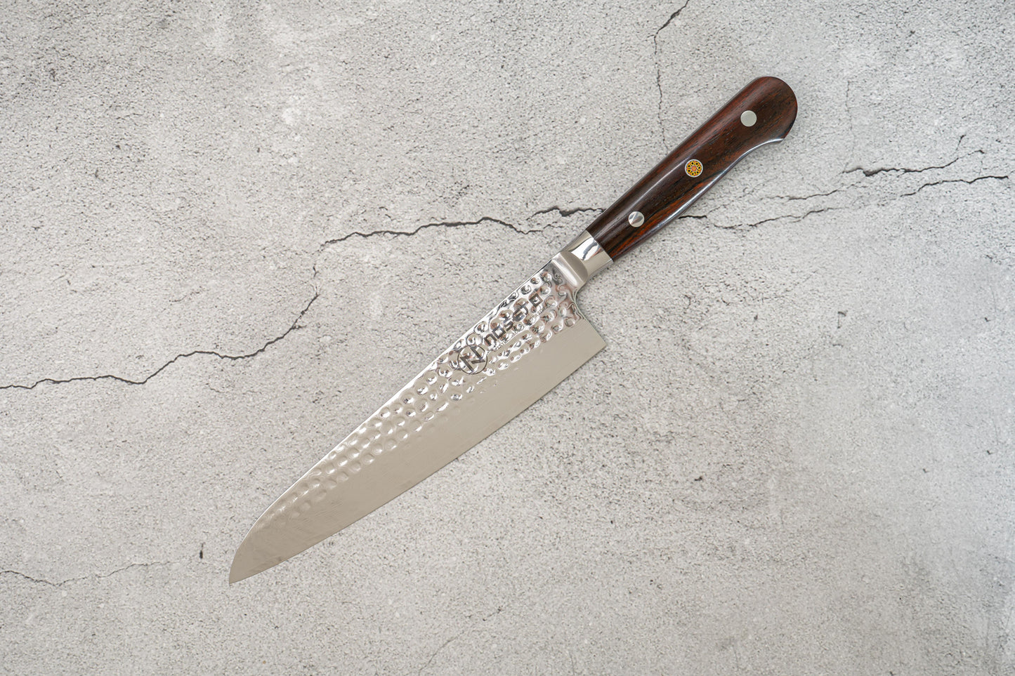 Couteau de poche Noseto Yohan en acier damas martelé 210 mm, manche occidental en palissandre