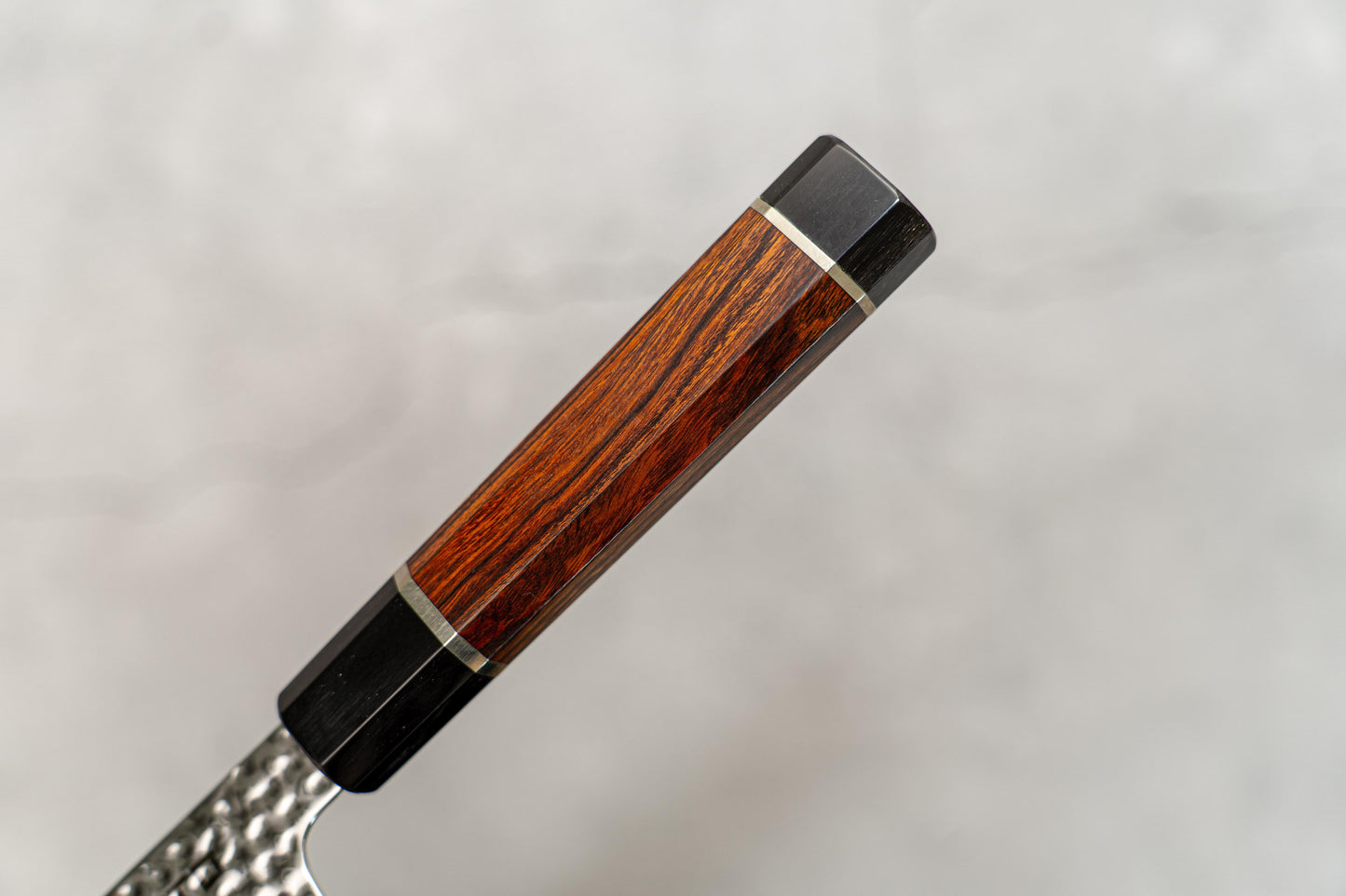 Noseto Suki Tall Nakiri Cleaver 67 couches martelé Damas Desert Iron Wood Handle
