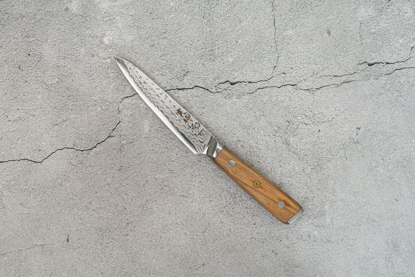 Couteau Damas 130 mm, noyau en acier AUS-10, 45 couches, bois d'olivier