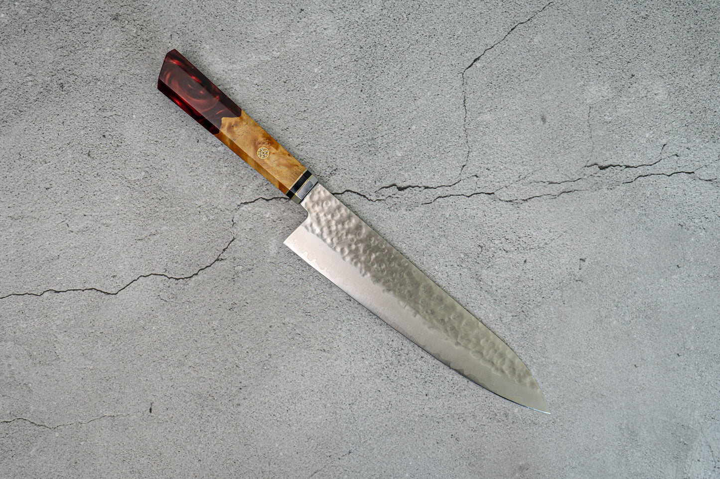Couteau à lame Noseto Red Hammered VG-10 67 couches 210 mm Manche en résine de Damas Bois