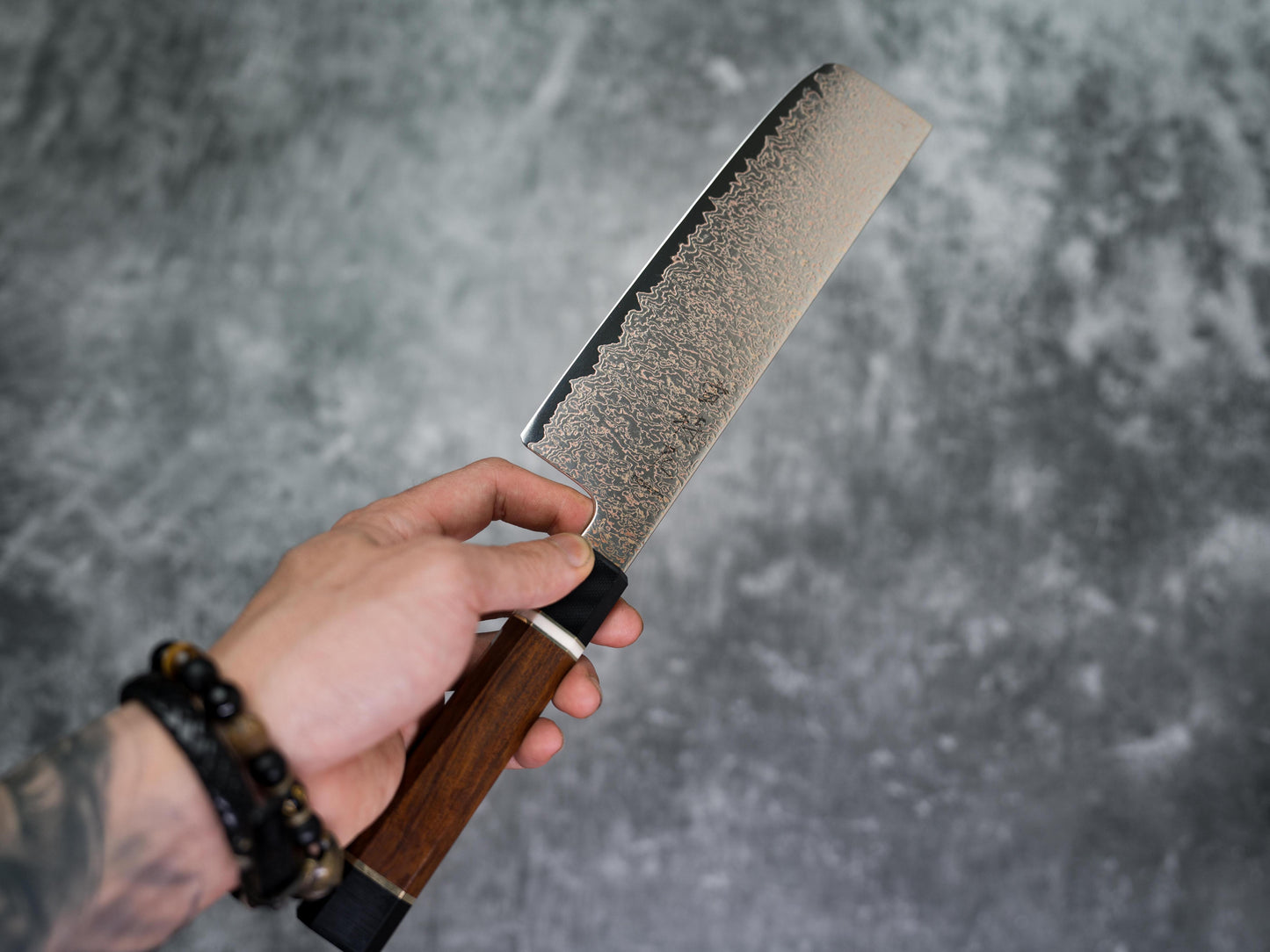 Couteau Nakiri Noseto Kiiro 37 couches en acier de Damas et cuivre, 170 mm, manche en bois de fer