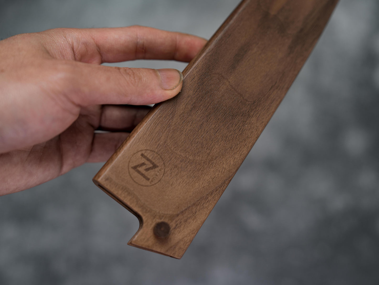 Noseto Gyuto Saya 210 mm en bois de noyer avec broche