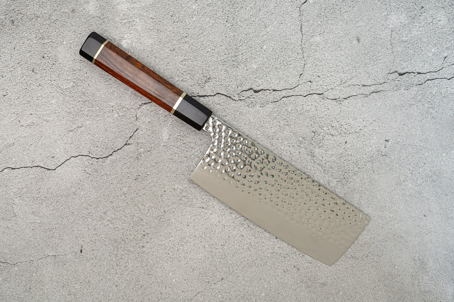 Noseto Suki Tall Nakiri Cleaver 67 couches martelé Damas Desert Iron Wood Handle