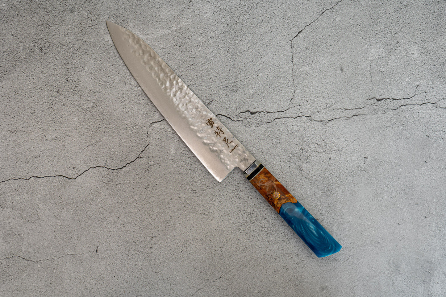 Noseto Blue Hammered VG-10 67 layers 210mm Damascus Resin Handle Wood
