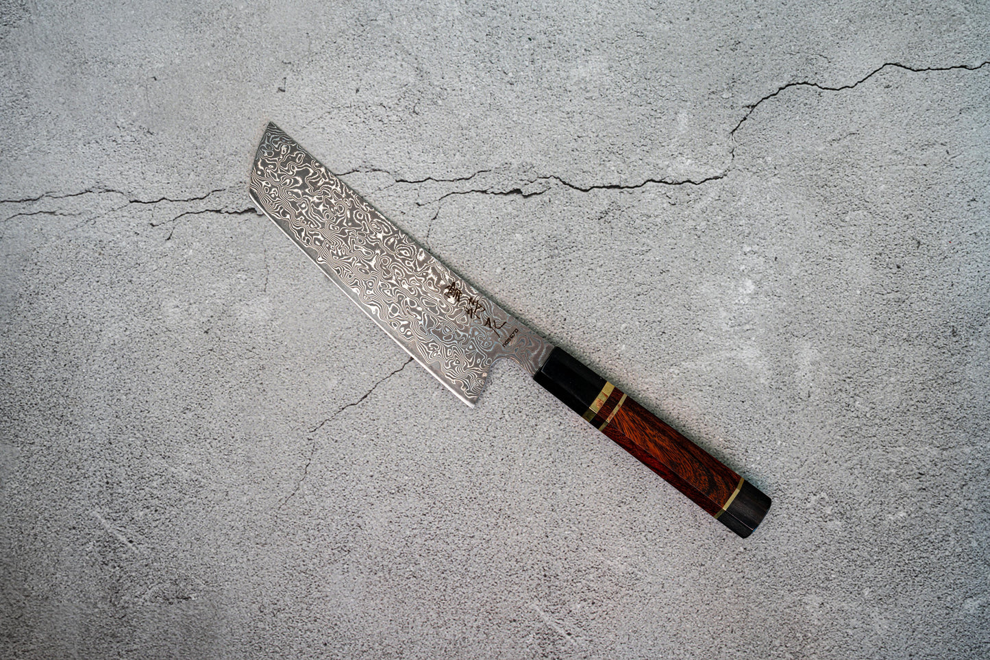 Couteau Noseto Kaji Nakiri 180 mm, Damas, noyau en acier VG-10, 67 couches, cornes de buffle, bois de fer