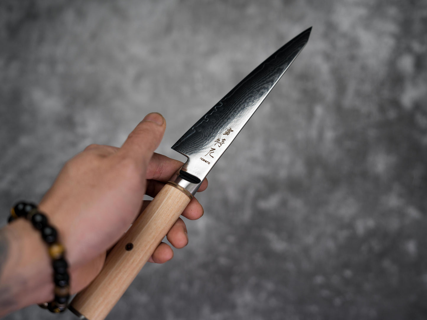 Couteau Noseto Honesuki 150 mm avec manche en bois de pakka et traversin pleine soie