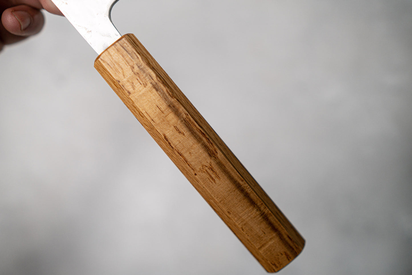 Seisuke Tsukikage AUS10 Migaki Fini Martelé Damas Santoku Couteau japonais 170mm Manche en chêne