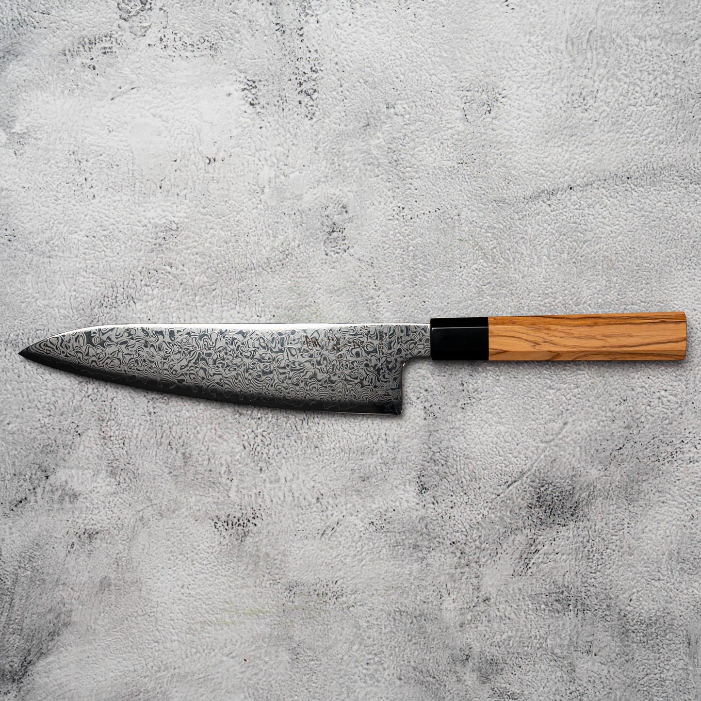Couteau Nato Gyuto Noseto 210 mm 67 couches Damas avec bois d'olivier et corne de buffle