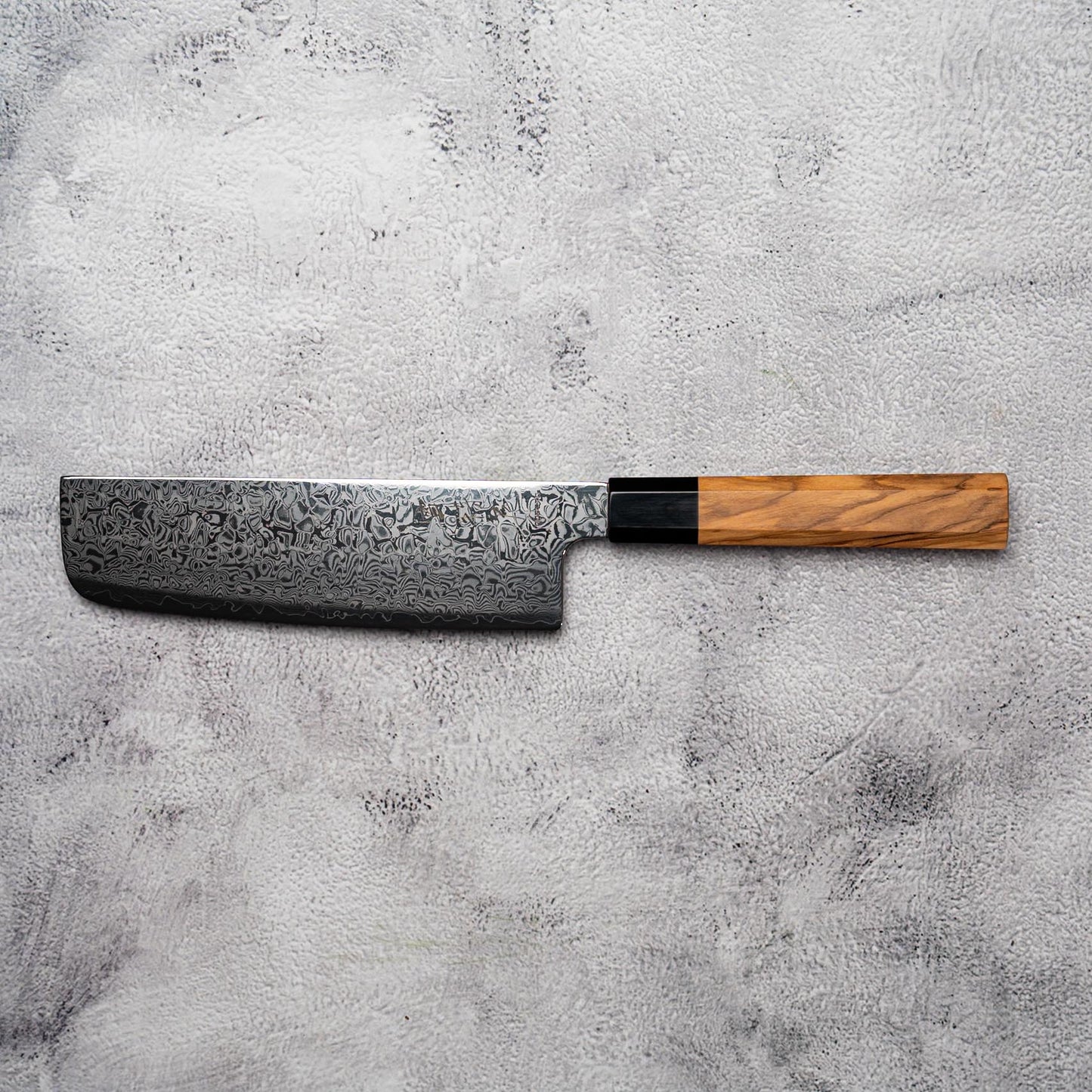 Couteau Nakiri Noseto Nato 180 mm 67 couches Damas avec bois d'olivier et corne de buffle