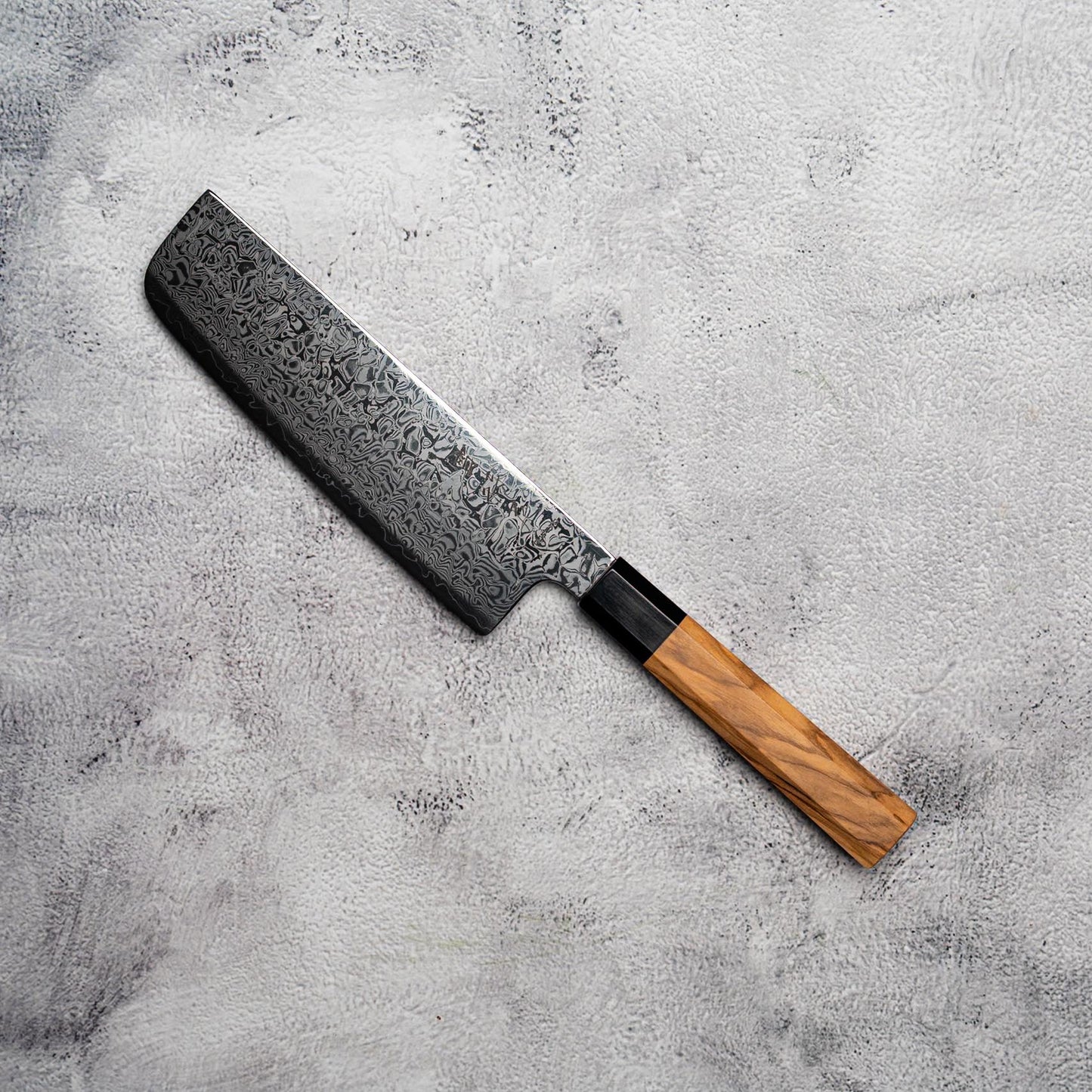 Couteau Nakiri Noseto Nato 180 mm 67 couches Damas avec bois d'olivier et corne de buffle
