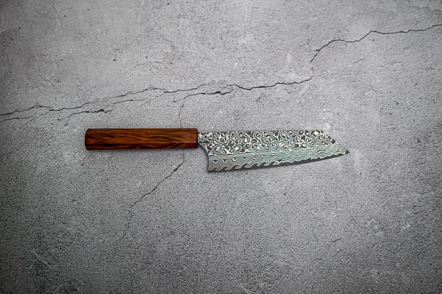 Couteau japonais Yoshimi Kato R2/SG2 Damas Bunka 165 mm Manche en bois Sugi (laqué)