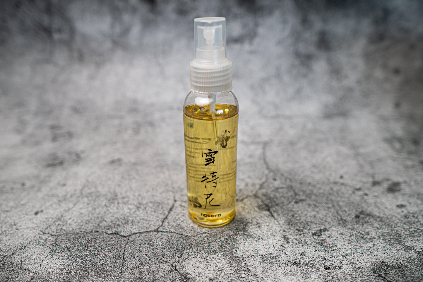 Huile de camélia Noseto en flacon vaporisateur de 100 ml