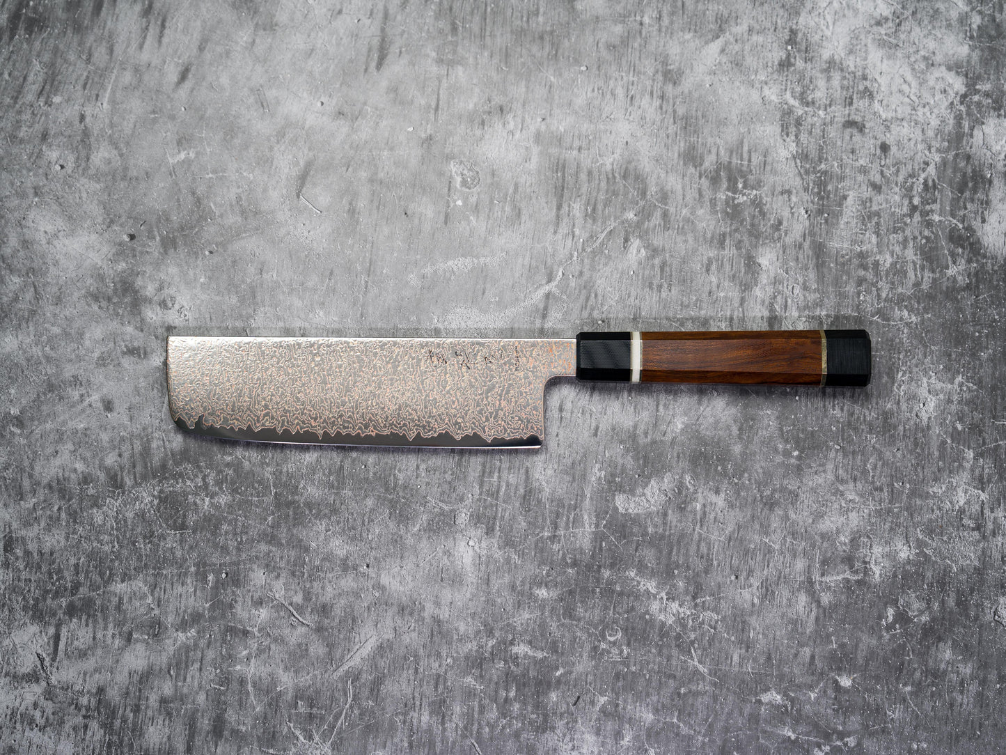 Couteau Nakiri Noseto Kiiro 37 couches en acier de Damas et cuivre, 170 mm, manche en bois de fer