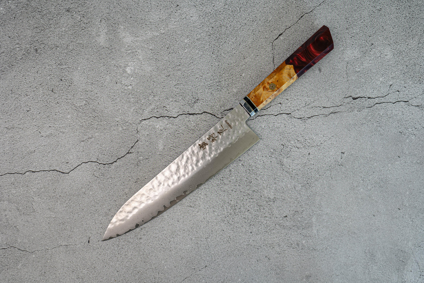 Couteau à lame Noseto Red Hammered VG-10 67 couches 210 mm Manche en résine de Damas Bois