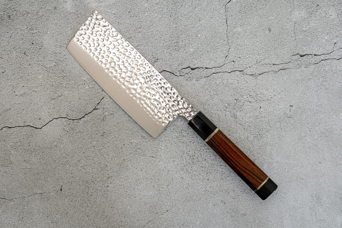 Noseto Suki Tall Nakiri Cleaver 67 couches martelé Damas Desert Iron Wood Handle