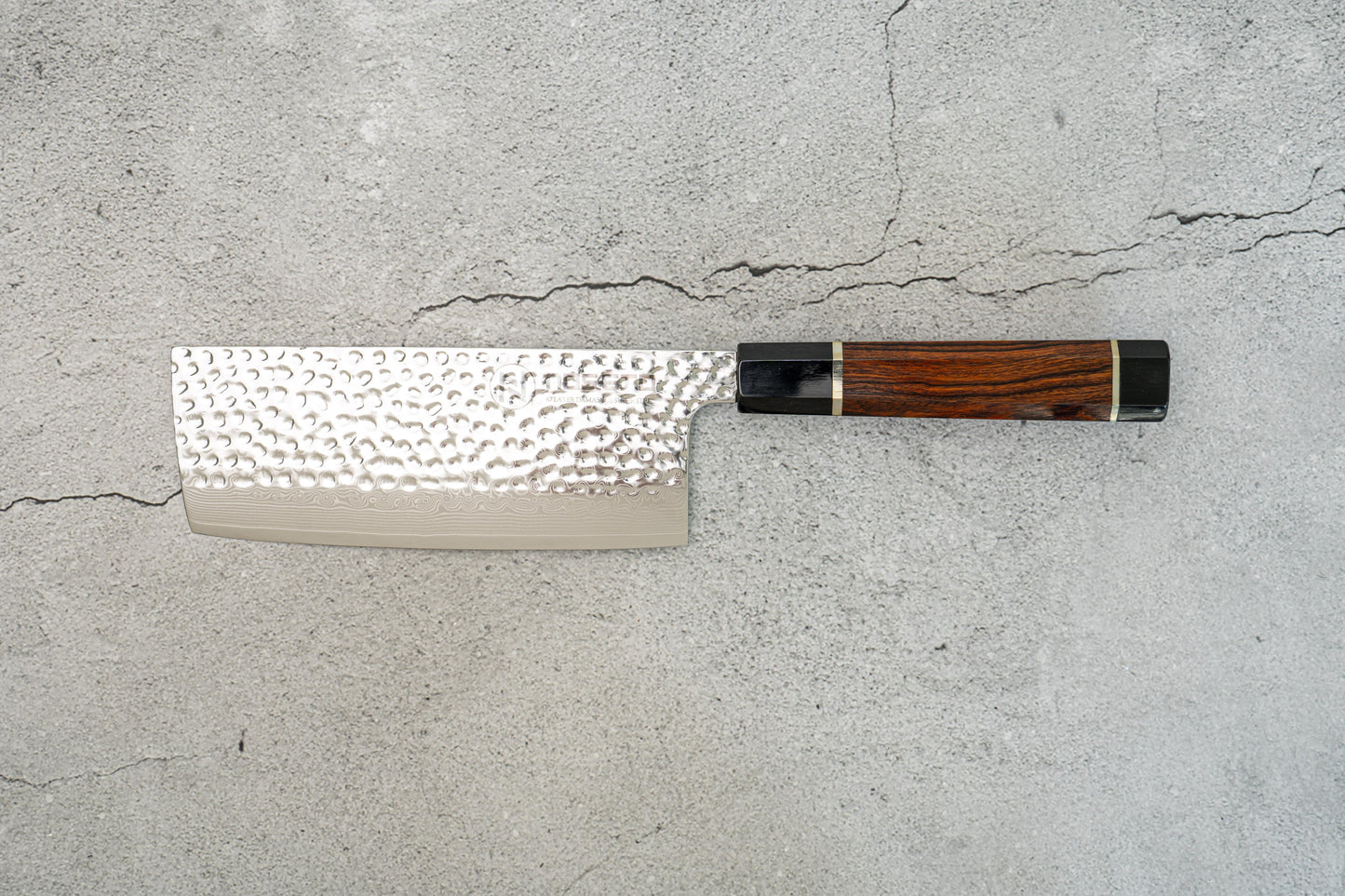 Noseto Suki Tall Nakiri Cleaver 67 couches martelé Damas Desert Iron Wood Handle