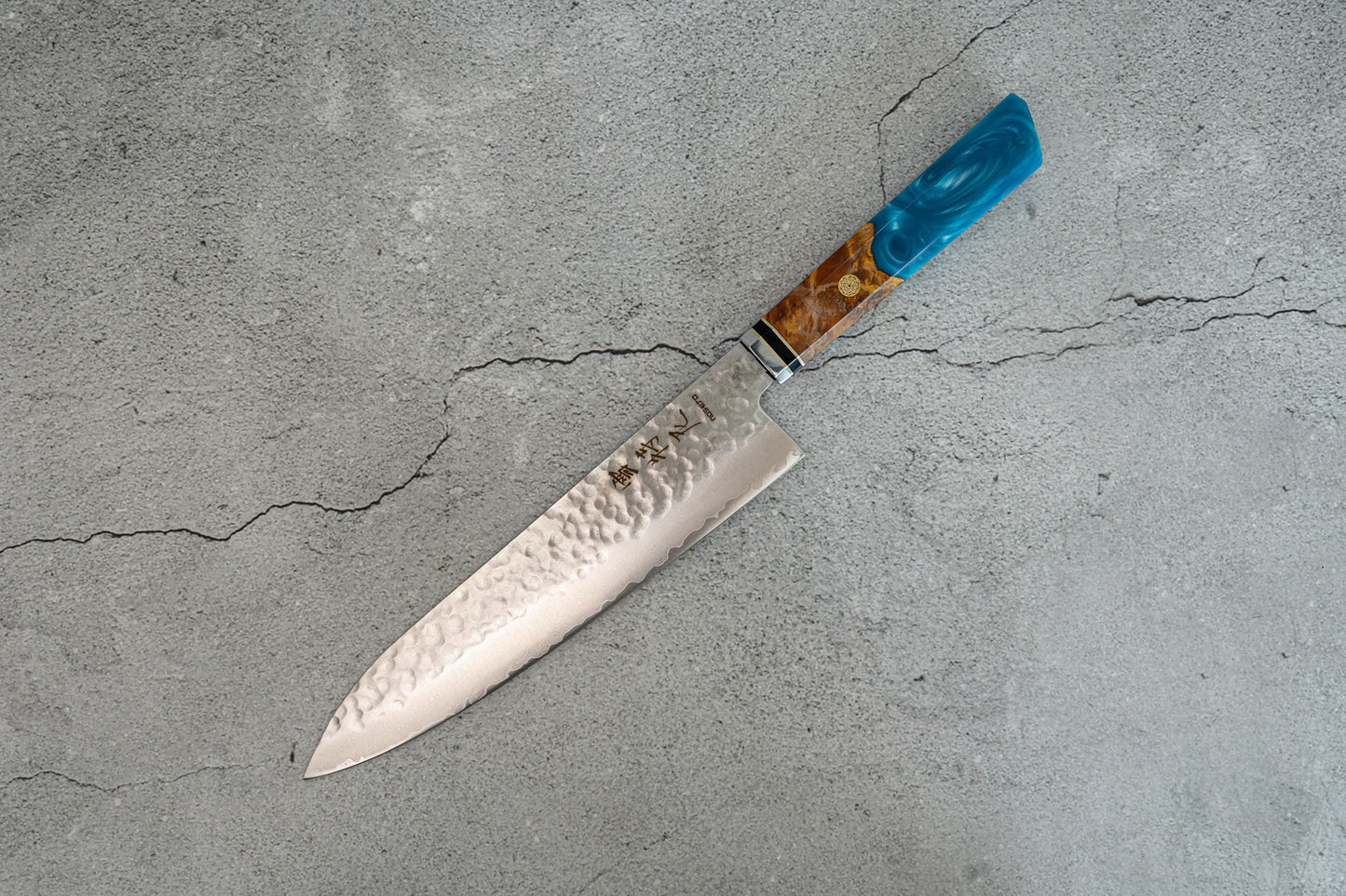 Noseto Blue Hammered VG-10 67 layers 210mm Damascus Resin Handle Wood