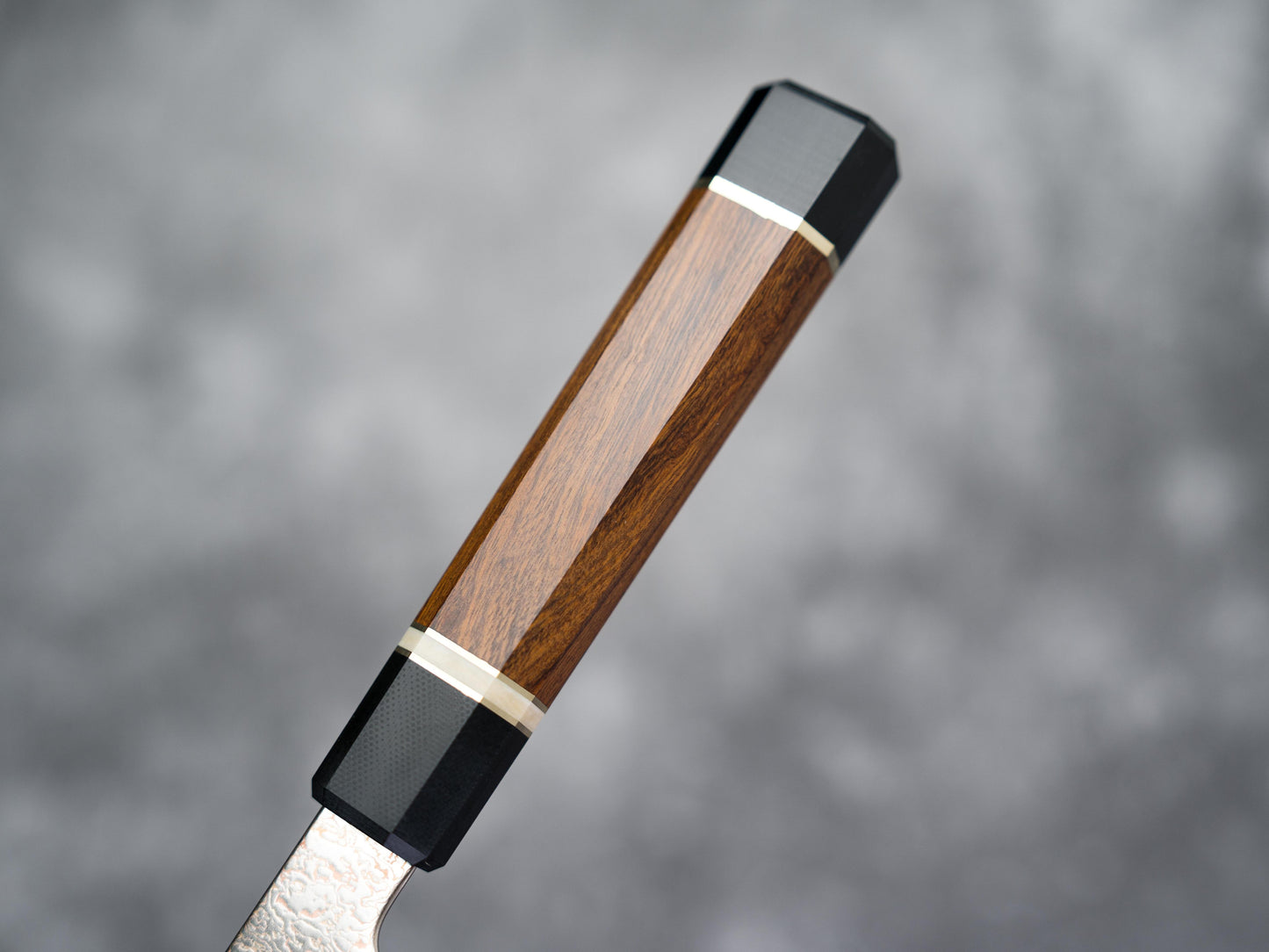 Couteau Nakiri Noseto Kiiro 37 couches en acier de Damas et cuivre, 170 mm, manche en bois de fer