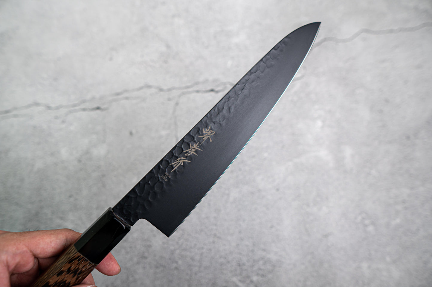 Sakai Takayuki Gyuto 210 mm Kurokage VG10 martelé revêtement en téflon poignée wengé