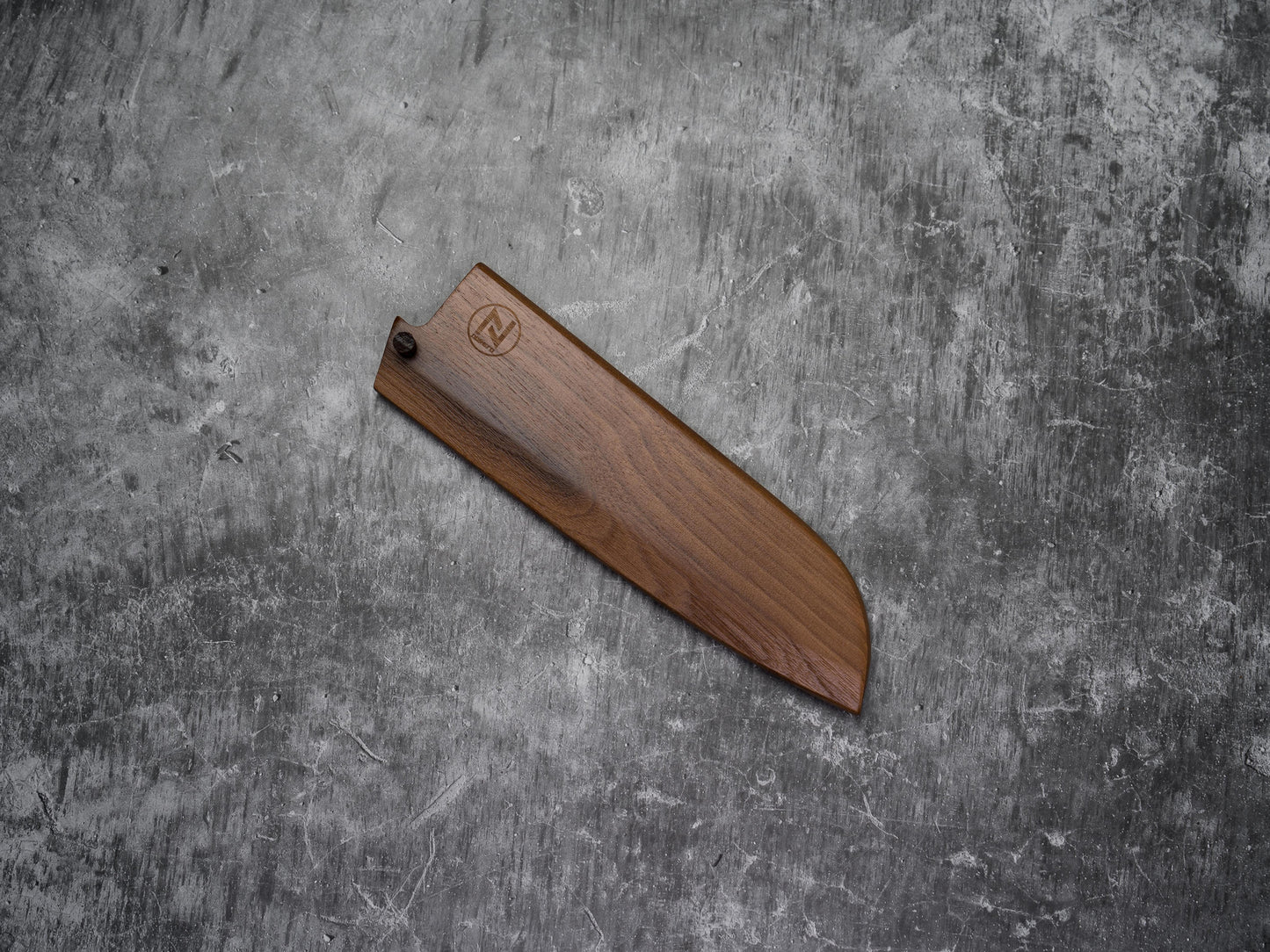 Couteau Santoku Noseto Neno 180 mm, 3 couches d'acier au carbone, bois rouge et corne de buffle