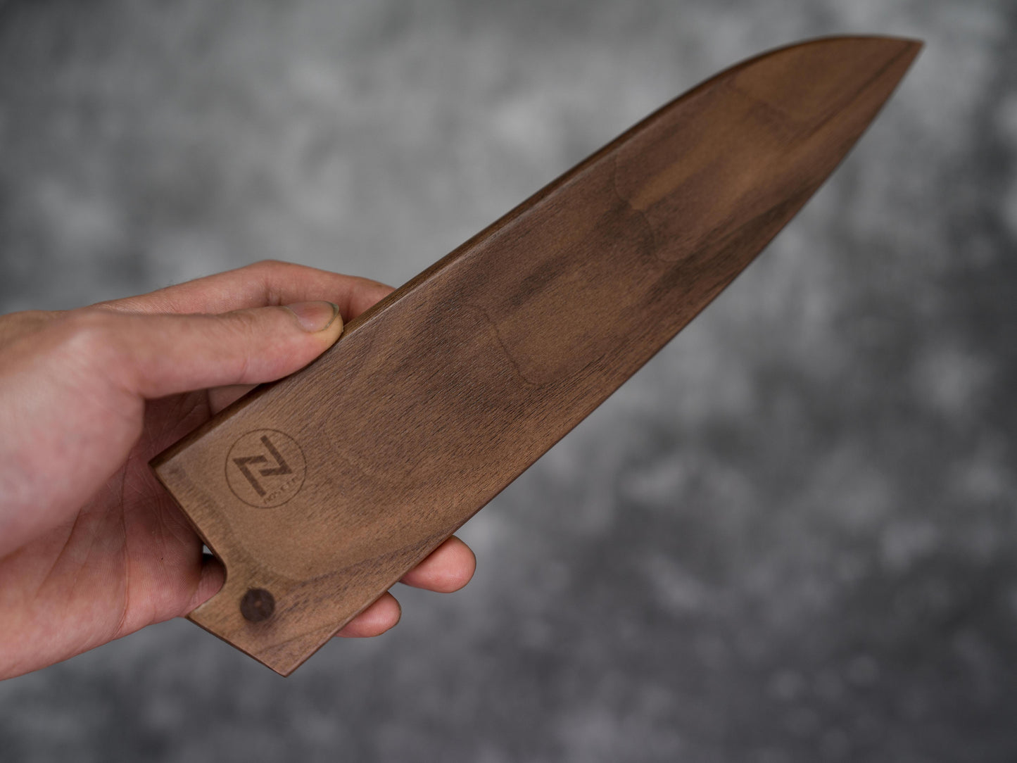 Noseto Gyuto Saya 210 mm en bois de noyer avec broche