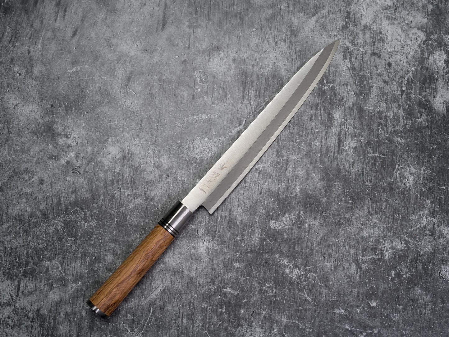 Couteau à sashimi Noseto Yanagiba 240 mm en acier forgé avec bois d'olivier naturel