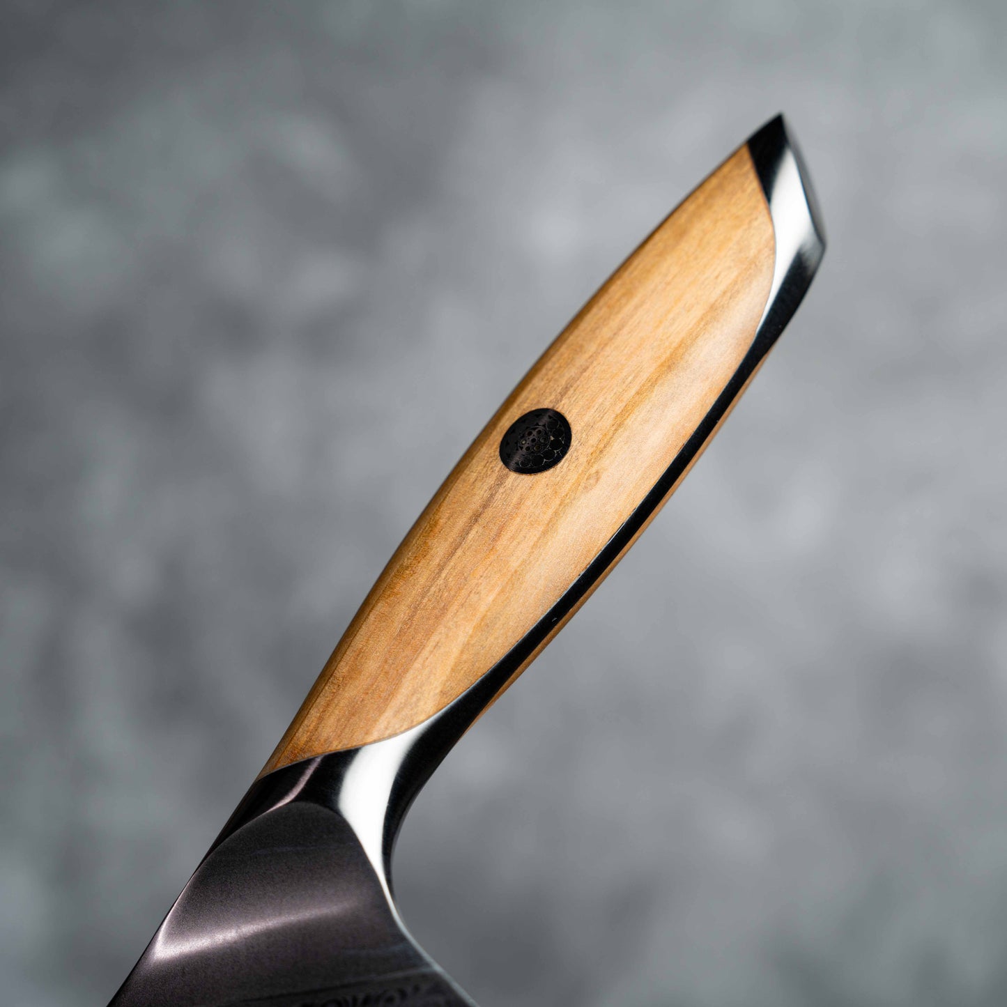 Couteau à désosser/fileter Noseto Batsu 180 mm 73 couches d'acier damas avec manche en bois d'olivier