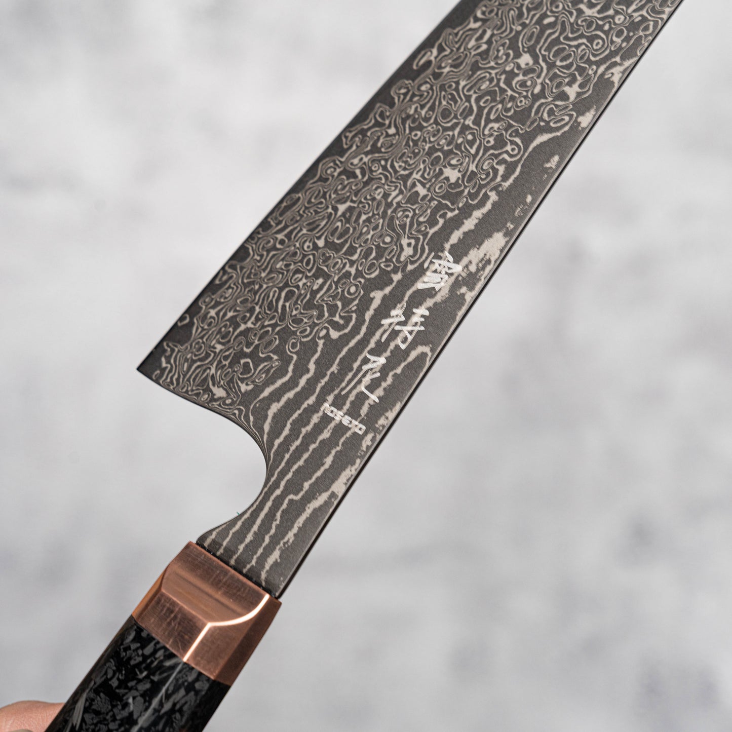 Couteau Noseto Masu 210 mm Kiritsuke 67 couches Aus-10 Damas avec renfort en cuivre et fibre de carbone