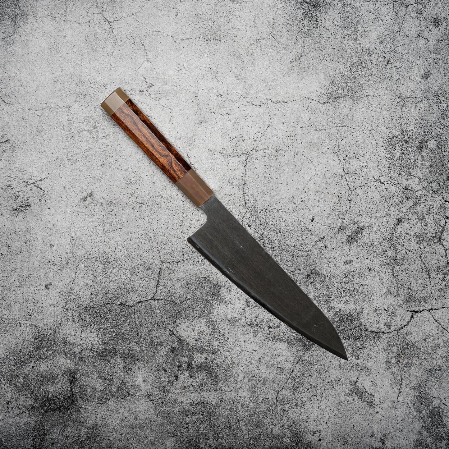 Noseto ZDP189 Gyuto 210 mm avec bois de fer à dessert et corne de buffle blanche