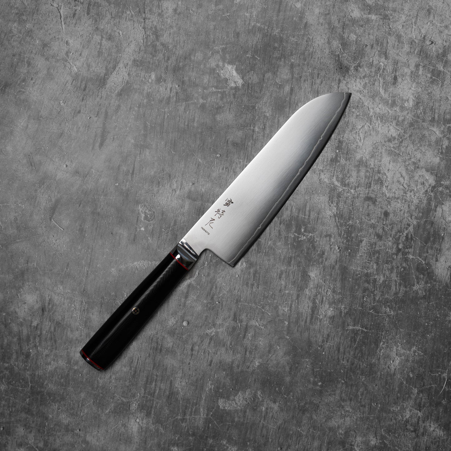 Couteau Santoku Noseto Sumi 180 mm, 3 couches d'acier composite, noyau en acier VG-10, manche en fibre de verre G-10