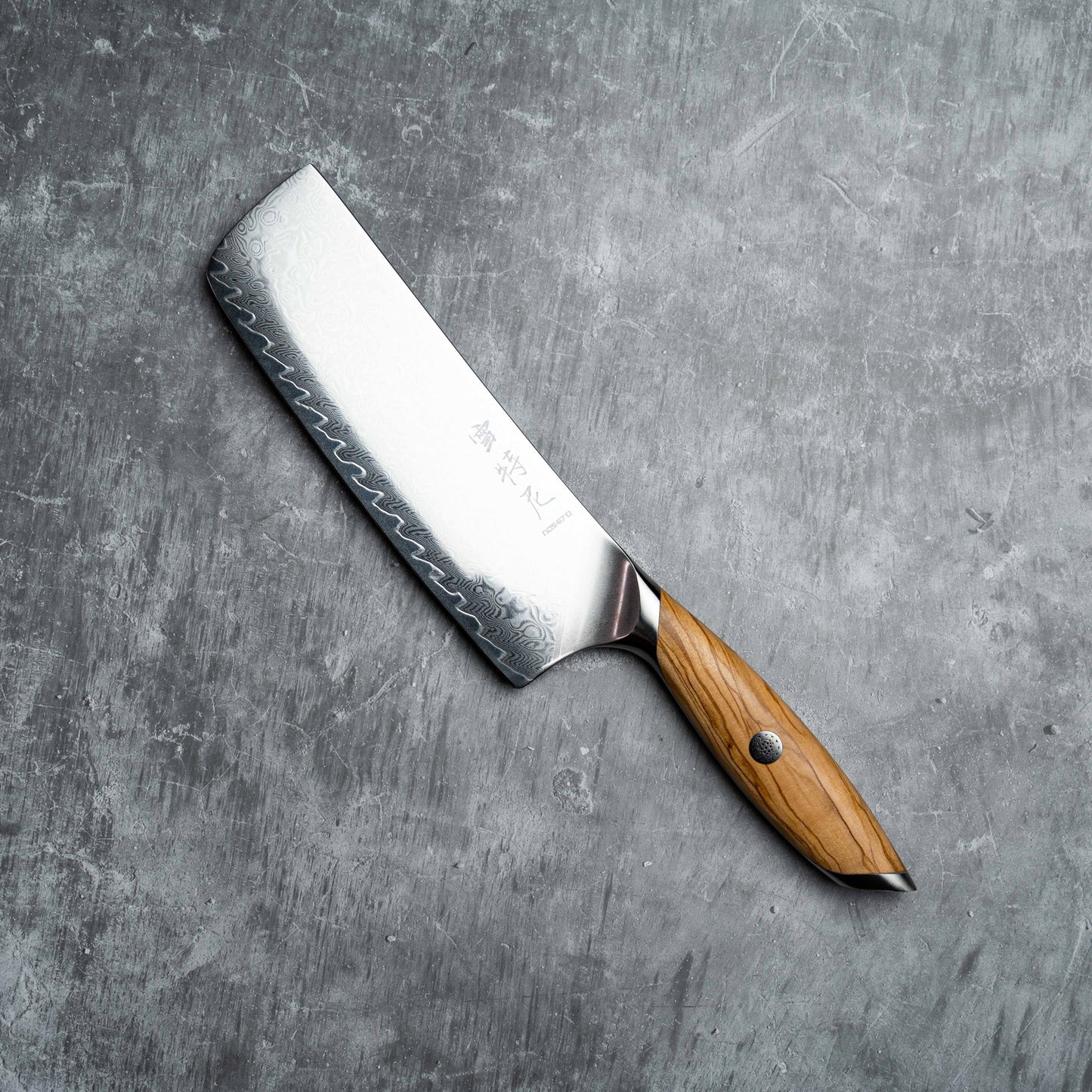 Couteau à lame Nakiri Noseto Batsu 180 mm, 73 couches, en acier damas avec manche en bois d'olivier