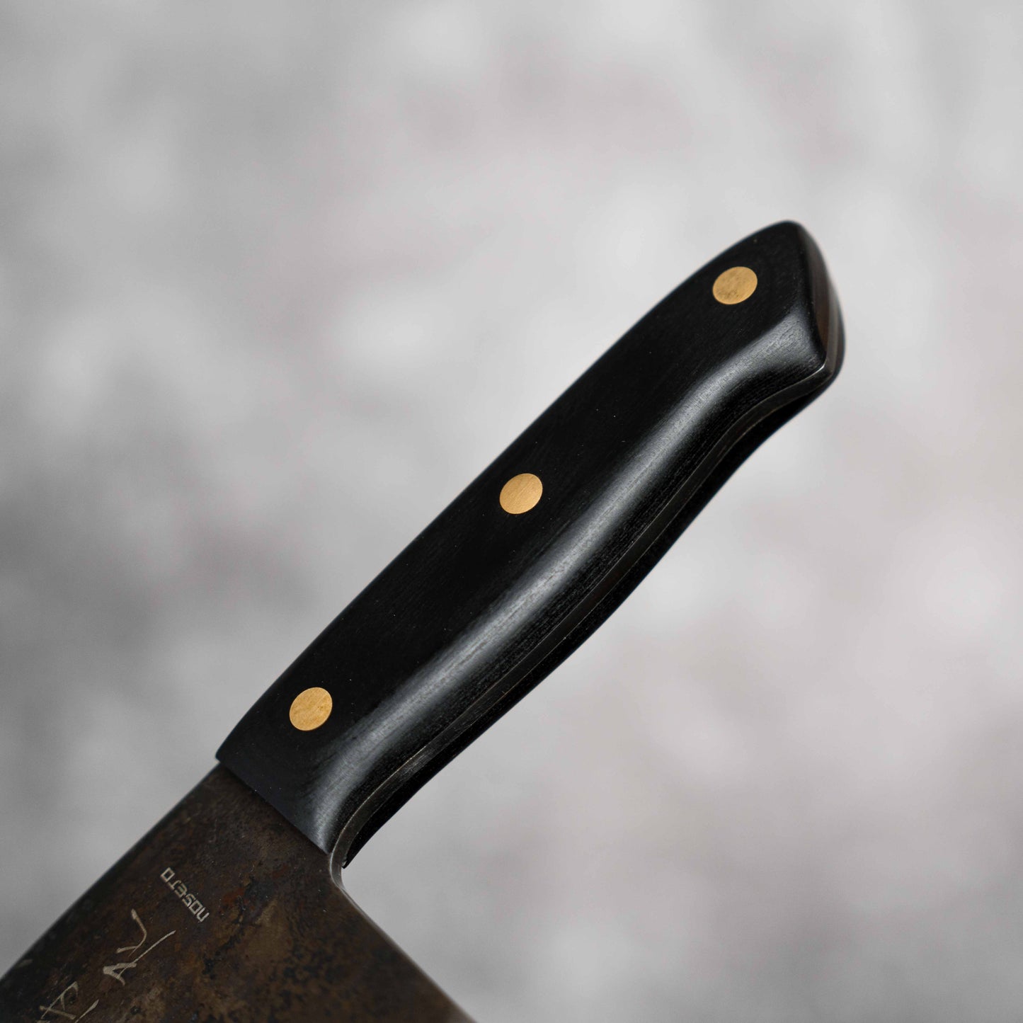 Couteau couperet serbe Noseto 180 mm en acier au carbone avec étui