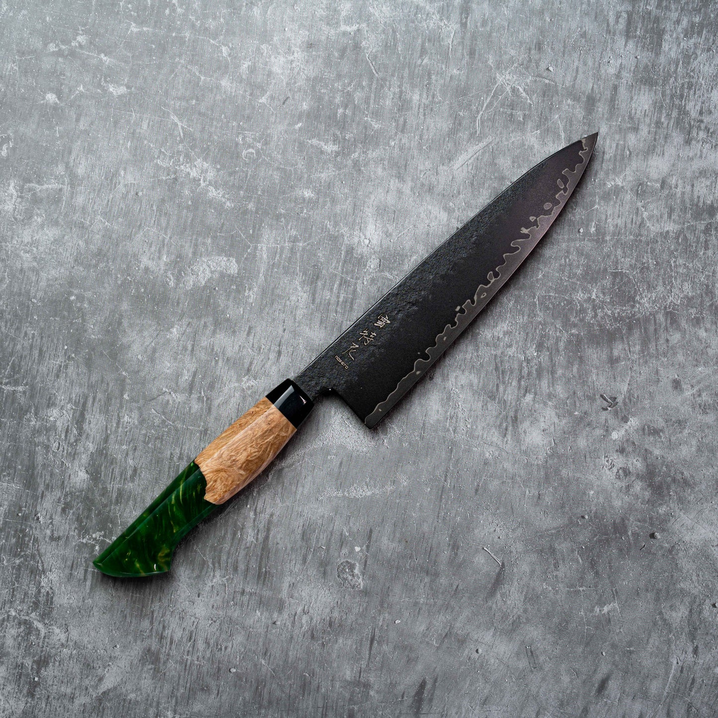 Noseto Arai Gyuto 210 mm 3 couches, noyau en acier poudré MD606 teinté noir avec résine et bois stabilisé