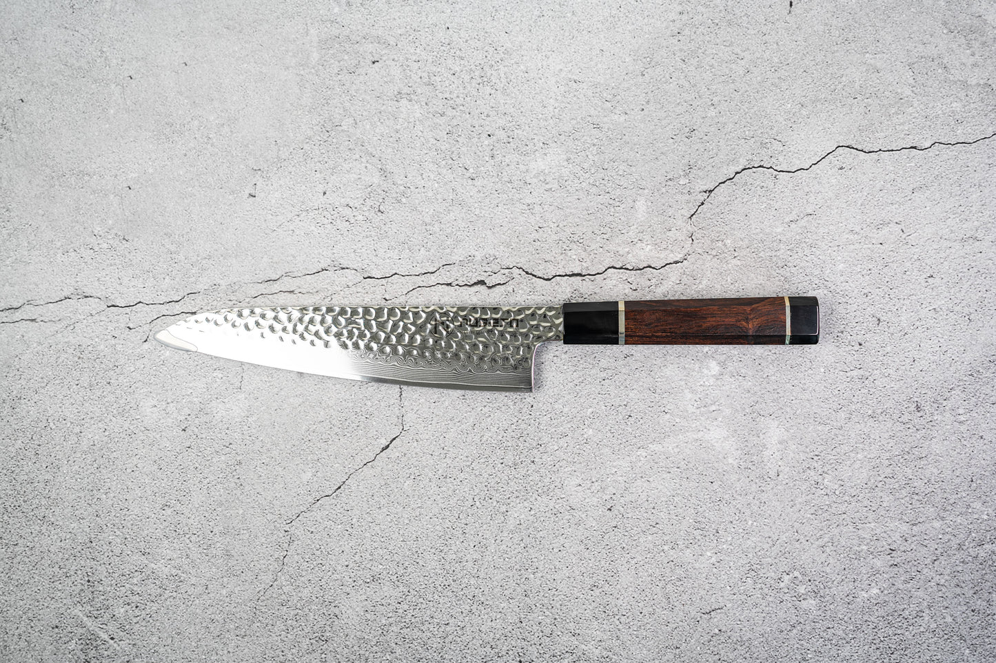 Couteau à lame Noseto Suki Gyuto 210 mm 67 couches Damas martelé avec manche en bois de fer du désert