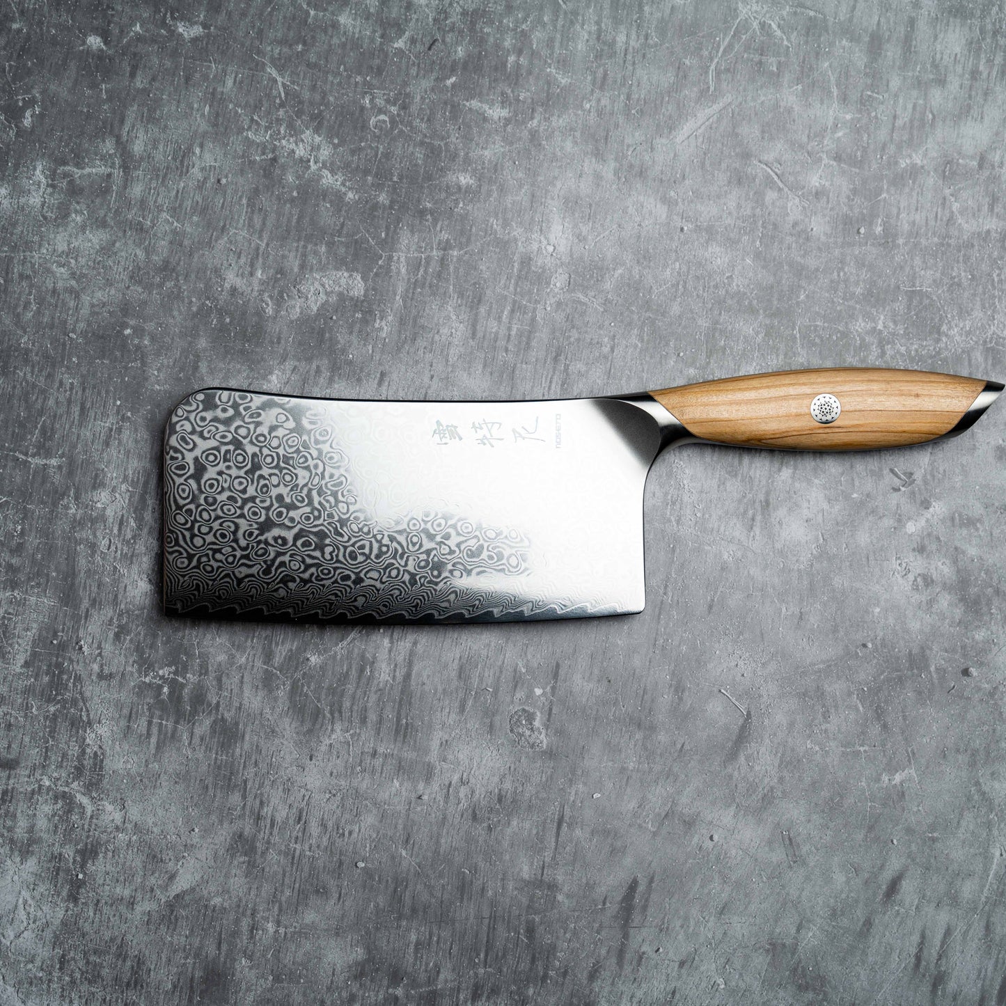 Couperet Noseto Batsu 175 mm, 67 couches d'acier Damas avec manche en bois d'olivier
