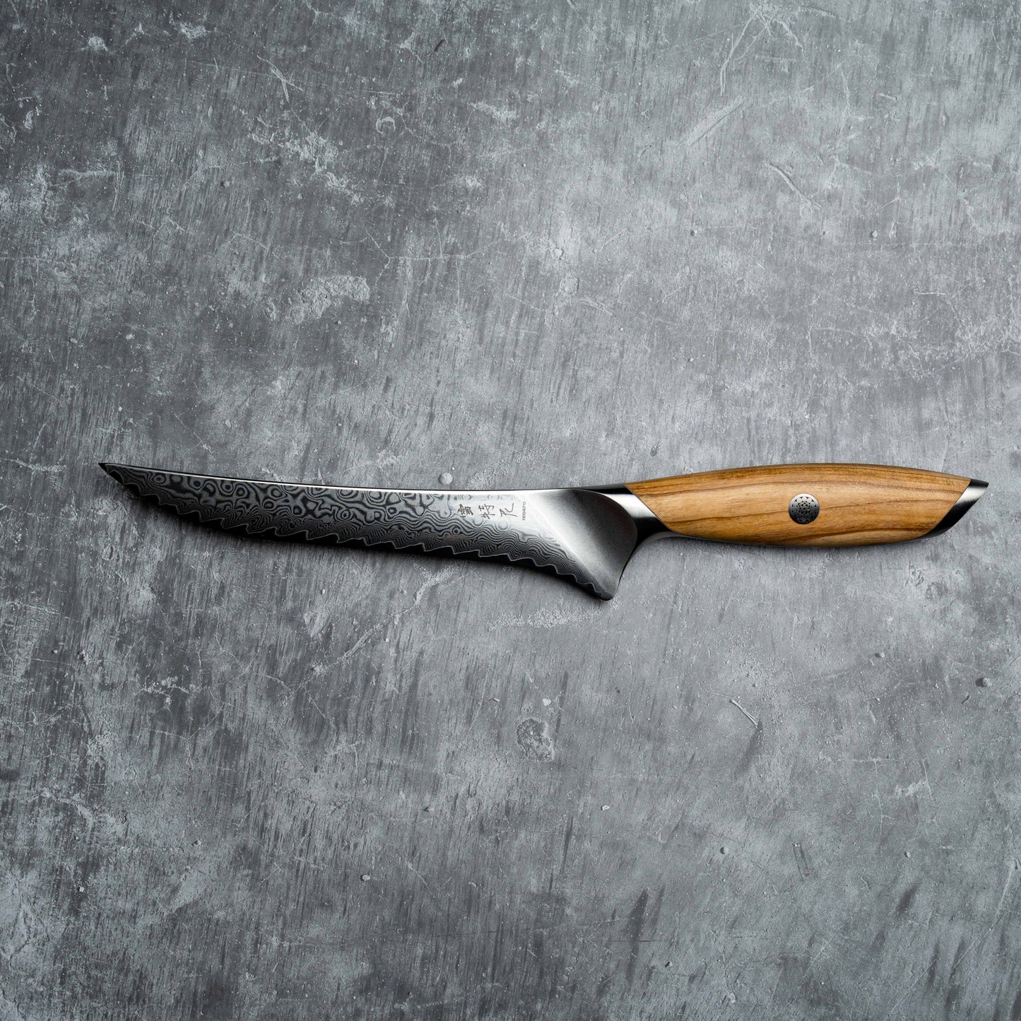 Couteau à désosser/fileter Noseto Batsu 180 mm 73 couches d'acier damas avec manche en bois d'olivier