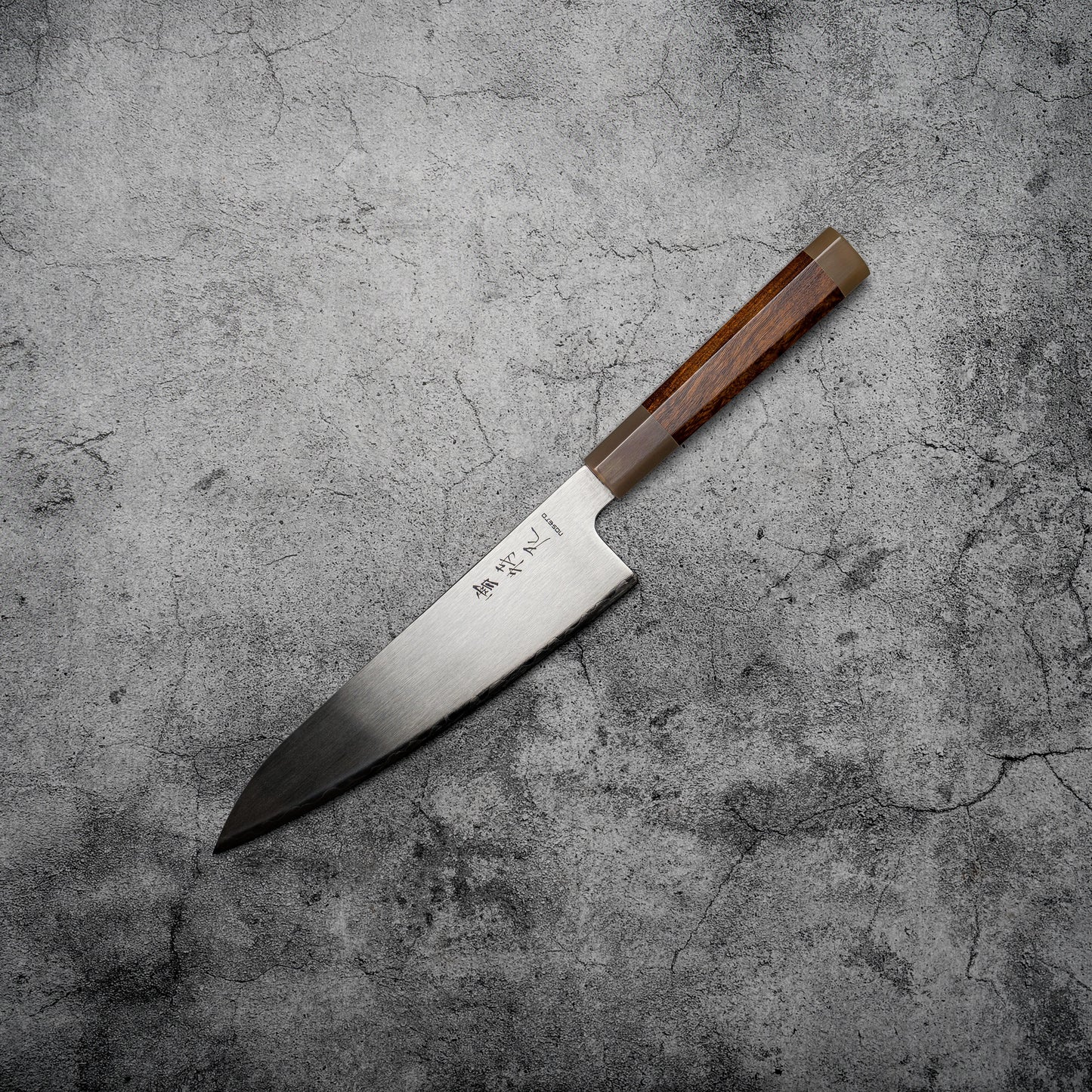 Noseto ZDP189 Gyuto 210 mm avec bois de fer à dessert et corne de buffle blanche