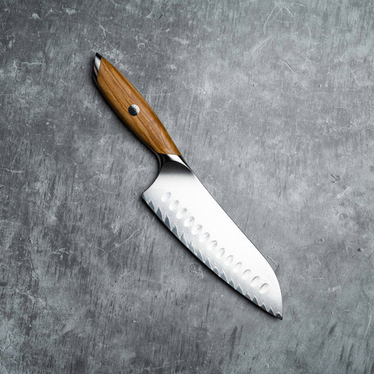 Couteau Santoku Noseto Batsu 180 mm, 73 couches d'acier damas avec manche en bois d'olivier