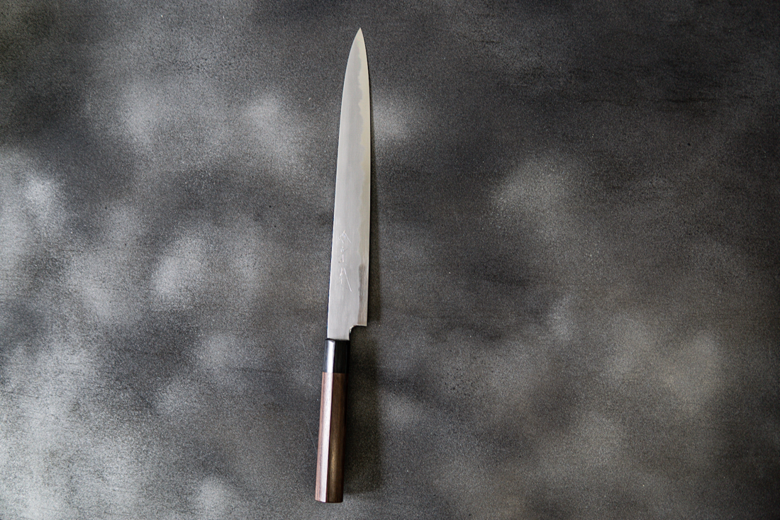 Couteau japonais Jikko White Steel n° 2 Sujihiki, manche Shitan, 240 mm