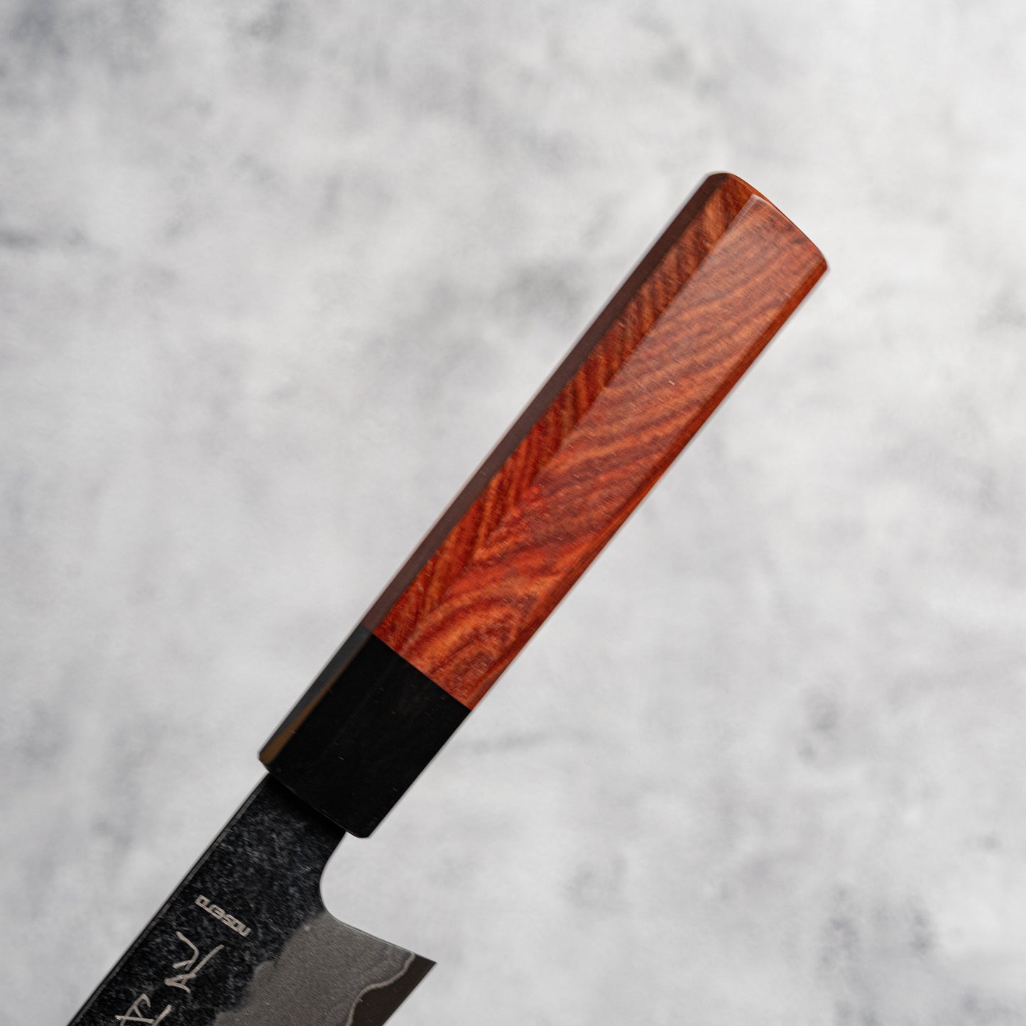 Noseto Neno 210 mm Sakimaru Gyuto 3 couches d'acier au carbone avec bois rouge et corne de buffle