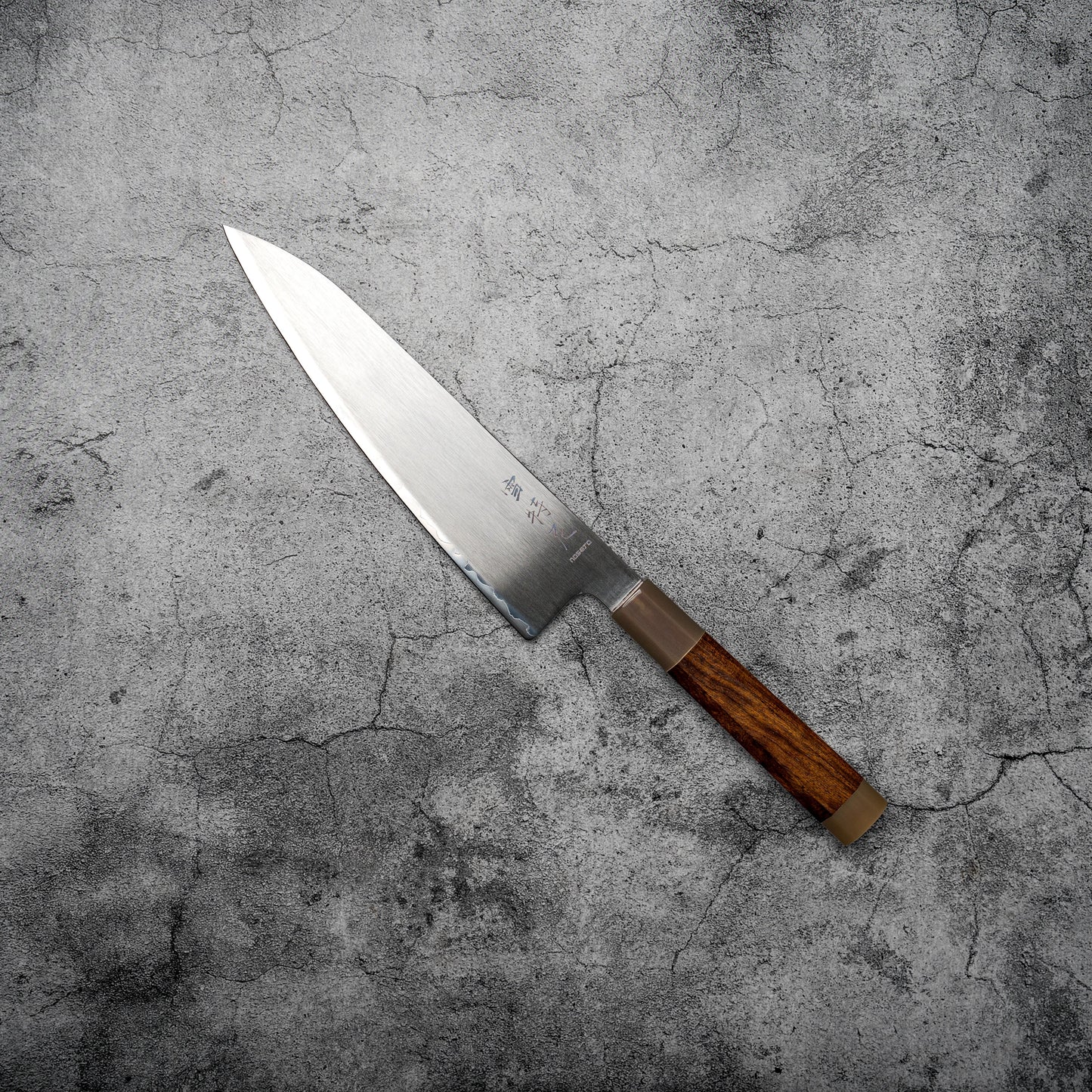 Noseto ZDP189 Gyuto 210 mm avec bois de fer à dessert et corne de buffle blanche