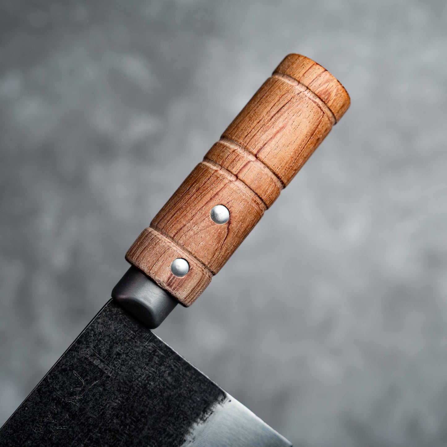 Couperet chinois Noseto 180 mm en acier inoxydable, revêtement noir en bois de padouk