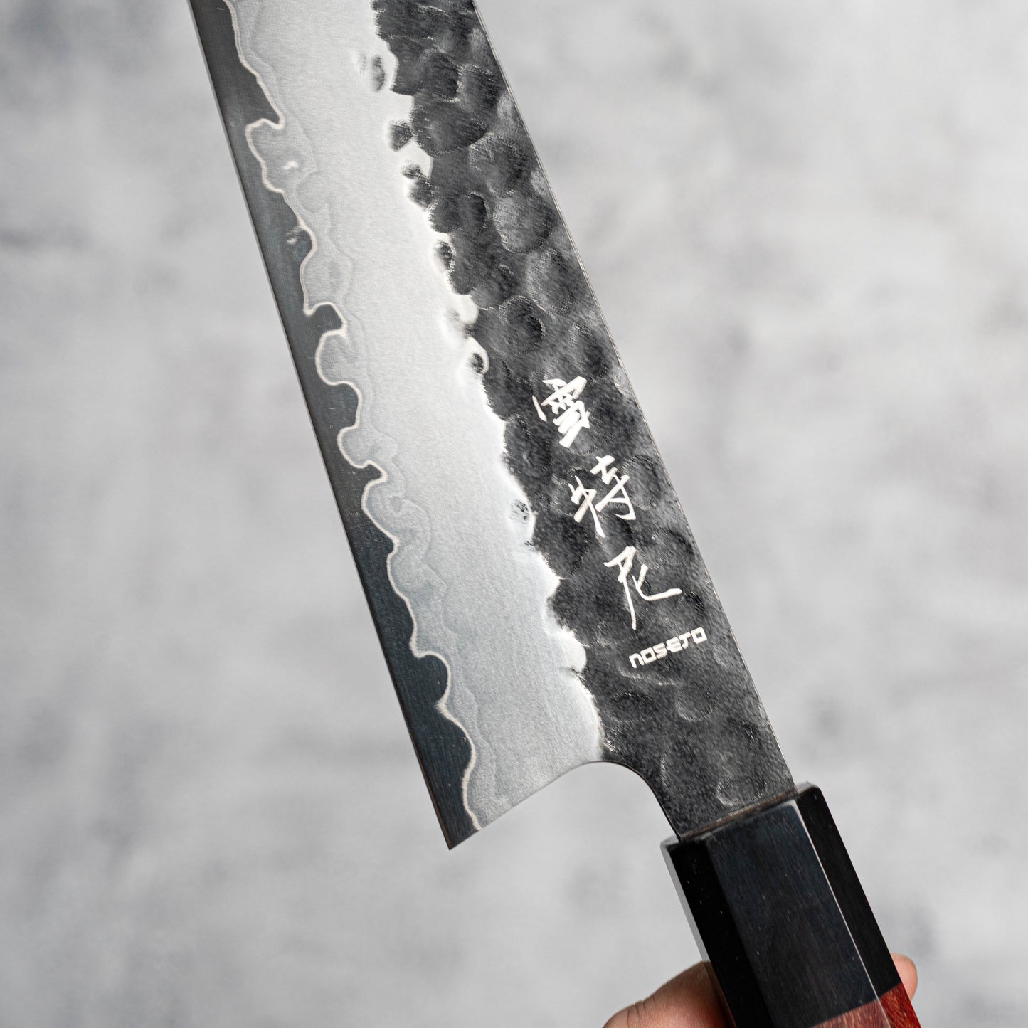 Noseto Neno 210 mm Sakimaru Gyuto 3 couches d'acier au carbone avec bois rouge et corne de buffle