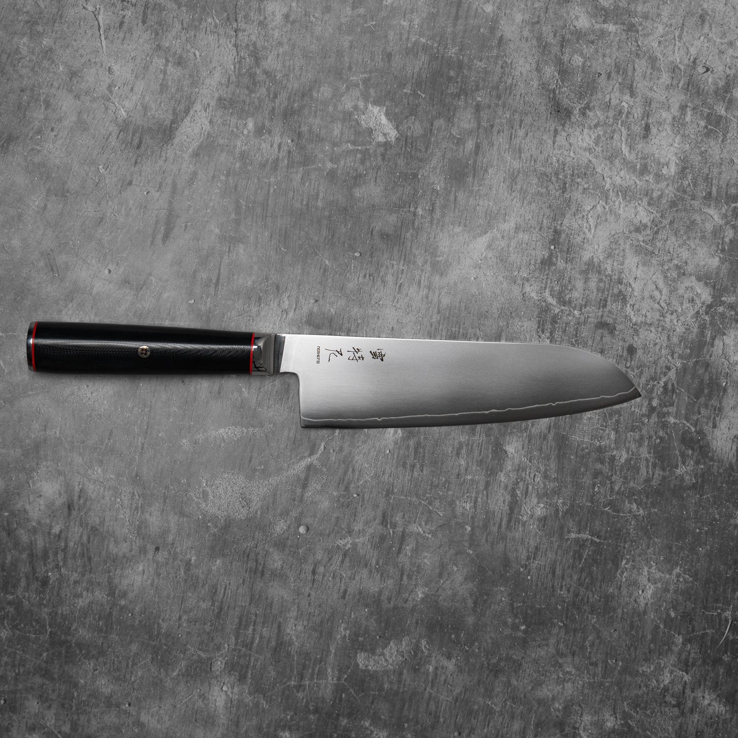 Couteau Santoku Noseto Sumi 180 mm, 3 couches d'acier composite, noyau en acier VG-10, manche en fibre de verre G-10