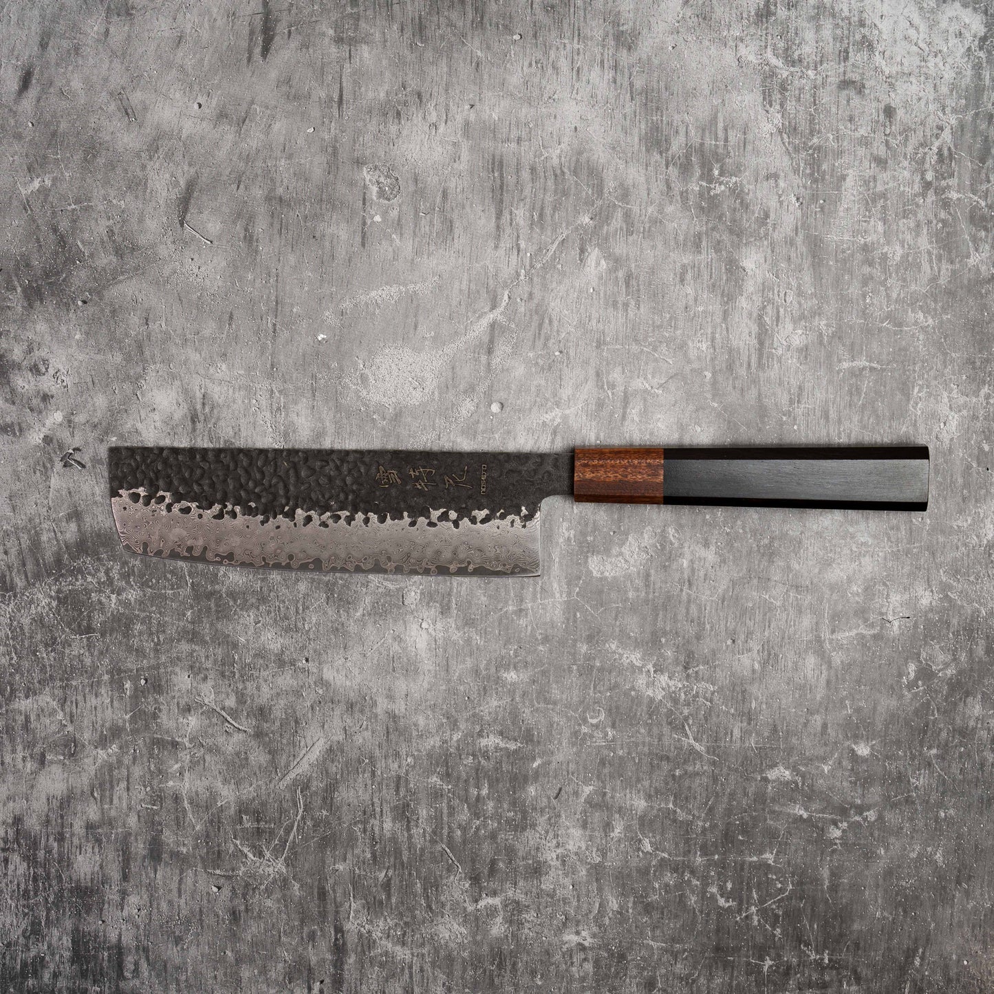 Noseto Kuki Nakiri 180 mm 67 couches Damas Tsuchime Finition Bois Pakka Noir