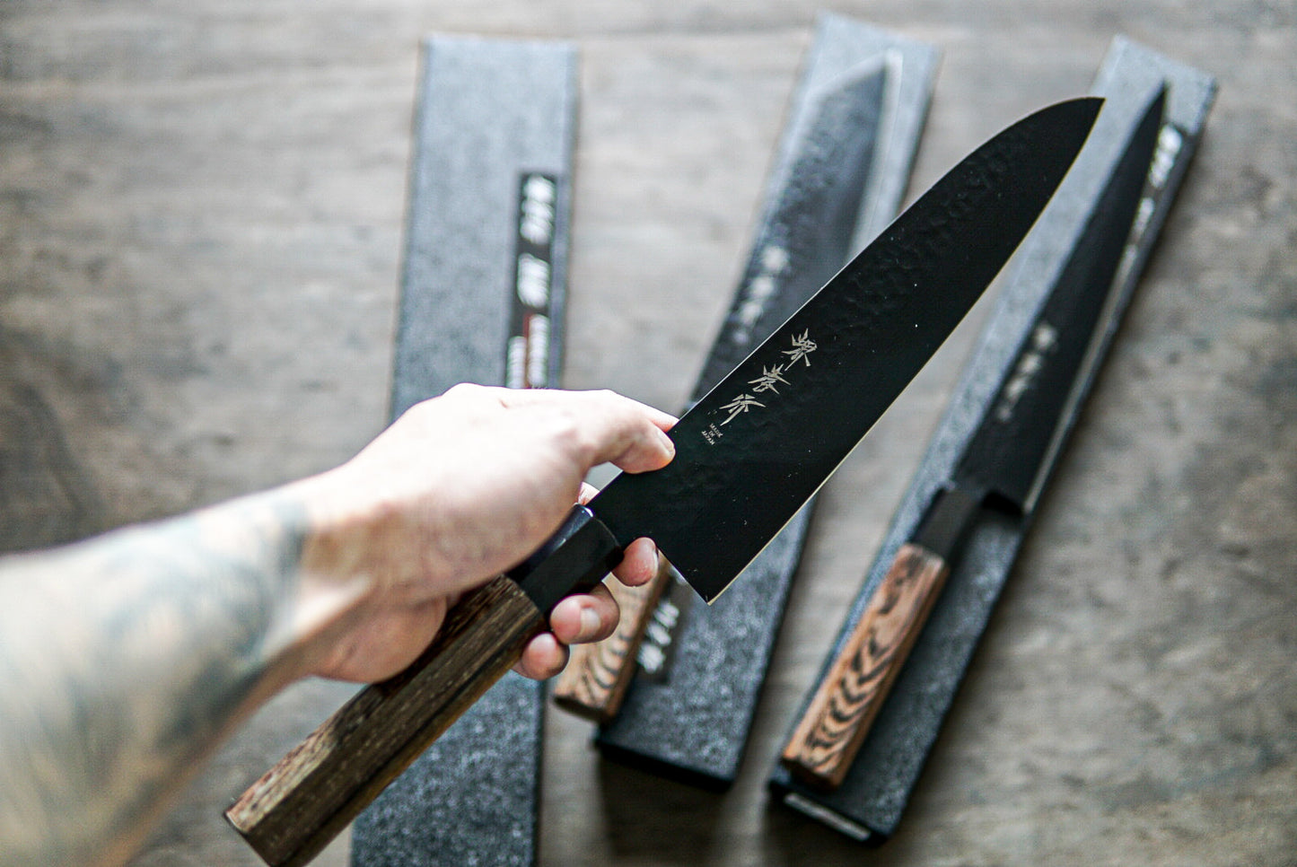 Sakai Takayuki Gyuto 240 mm Kurokage VG10 martelé revêtement en téflon poignée wengé